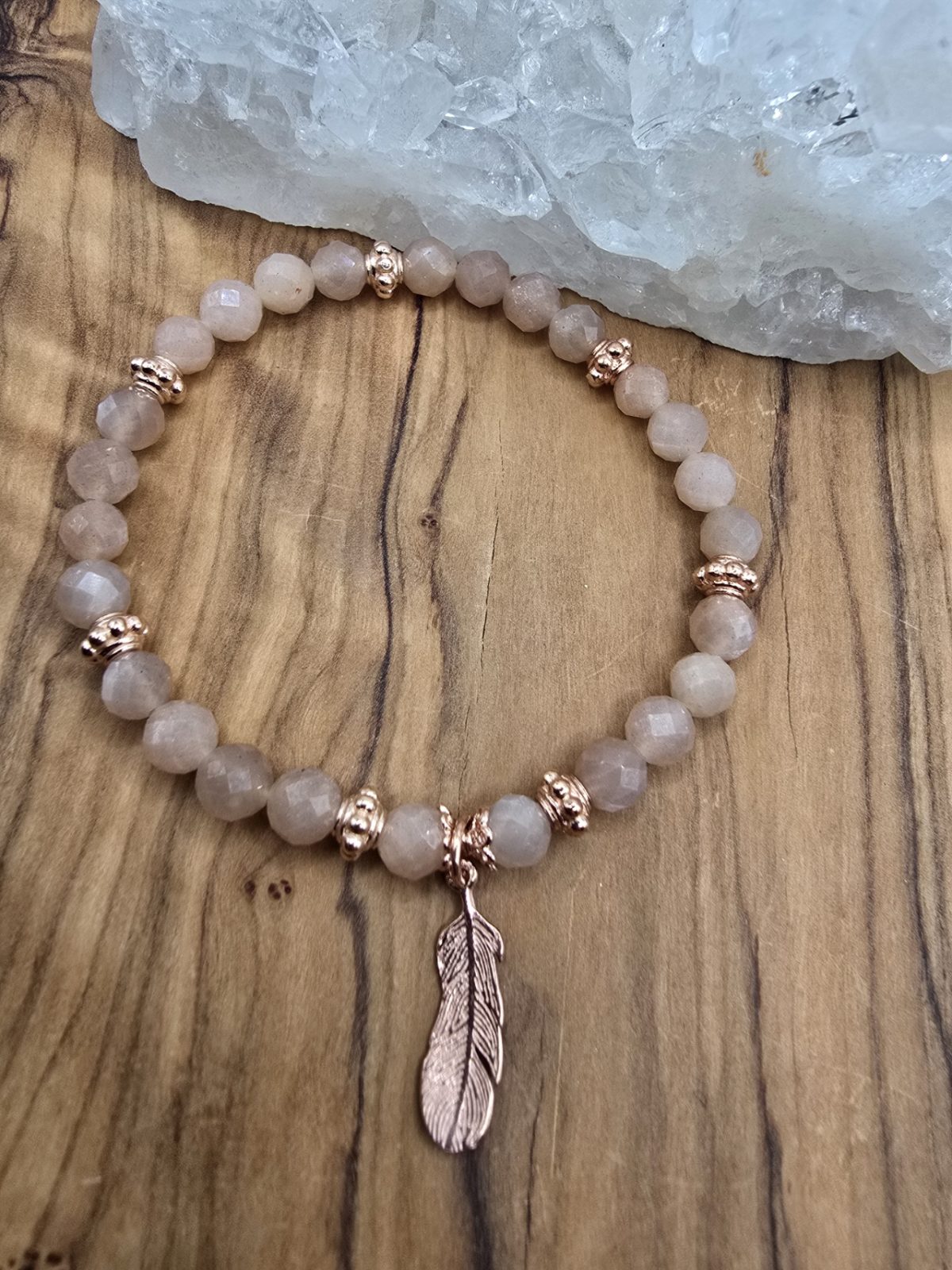 Entzückende Sonnenstein Armkette mit rosé Gold